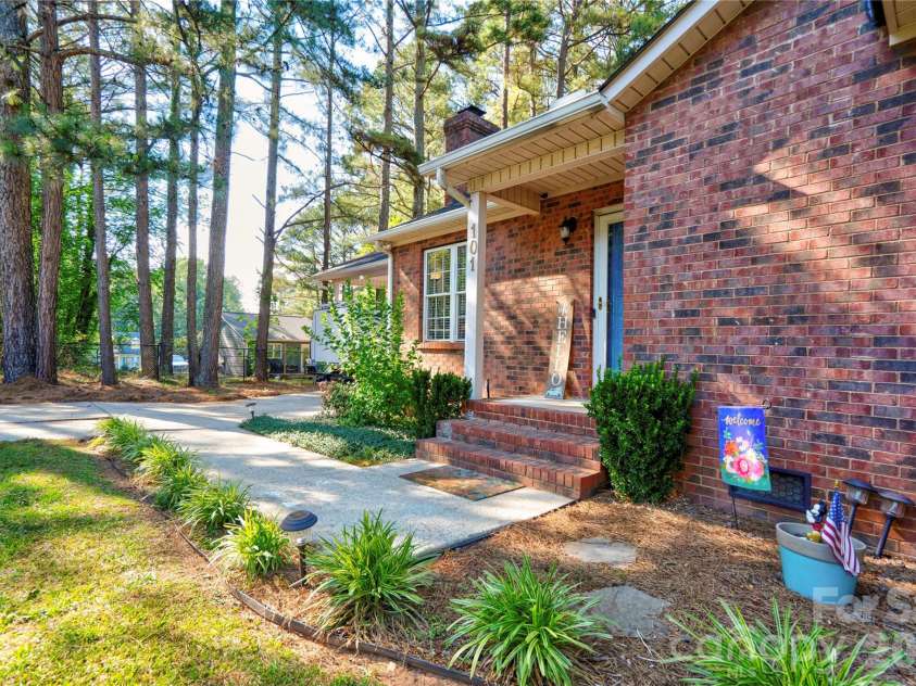 101 Doree Lane, Crouse, NC 28033.  MLS# CAR4384095, YatesRealty ID 26799. 