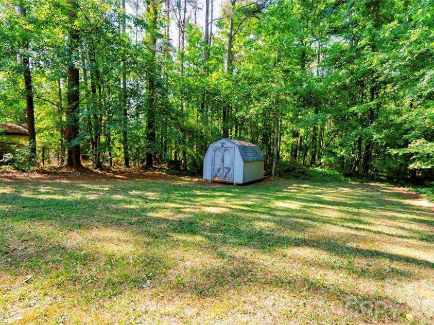 101 Doree Lane, Crouse, NC 28033.  MLS# CAR4384095, YatesRealty ID 26799. 