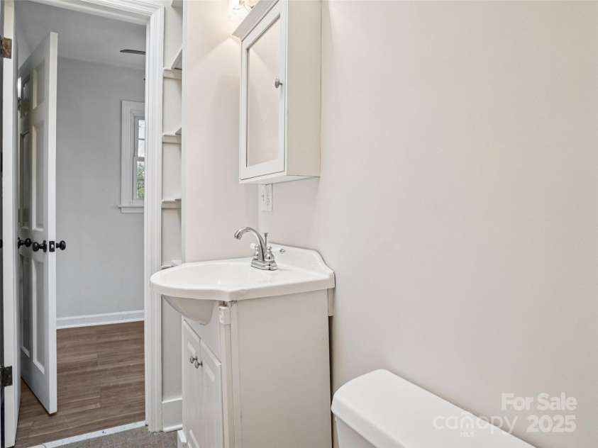 34 Parkview Drive, Brevard, NC 28712.  MLS# CAR4316145, YatesRealty ID 268. 2nd Full Bathroom