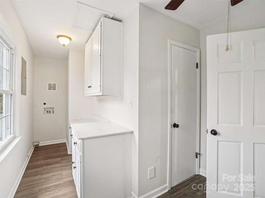 34 Parkview Drive, Brevard, NC 28712.  MLS# CAR4316145, YatesRealty ID 268. Laundry