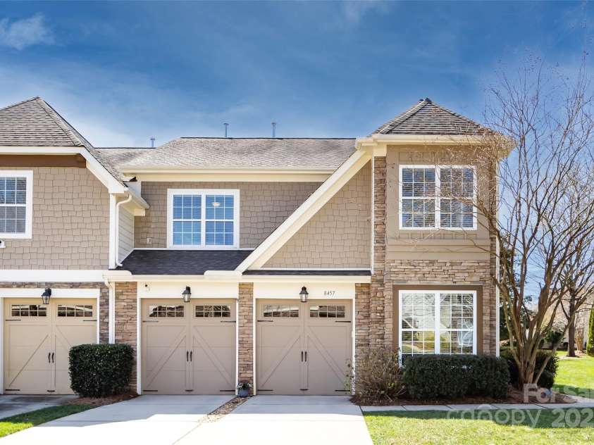 8457 Loxton Circle, Charlotte, NC 28214.  MLS# CAR4234891, YatesRealty ID 2680. 