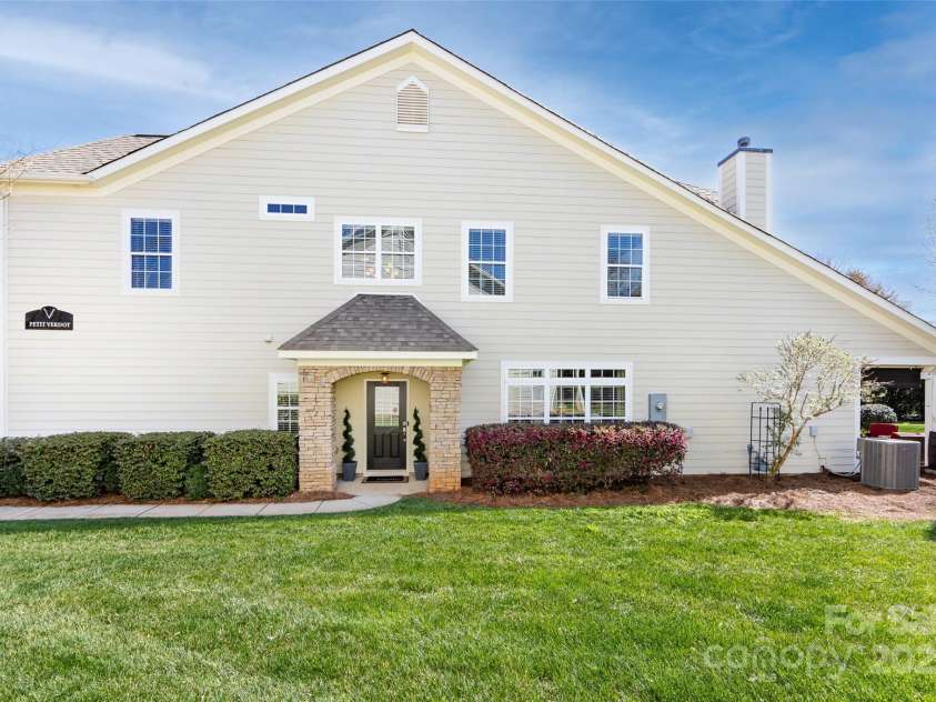 8457 Loxton Circle, Charlotte, NC 28214.  MLS# CAR4234891, YatesRealty ID 2680. 