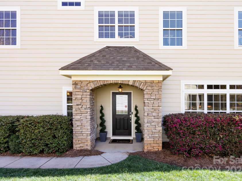 8457 Loxton Circle, Charlotte, NC 28214.  MLS# CAR4234891, YatesRealty ID 2680. 