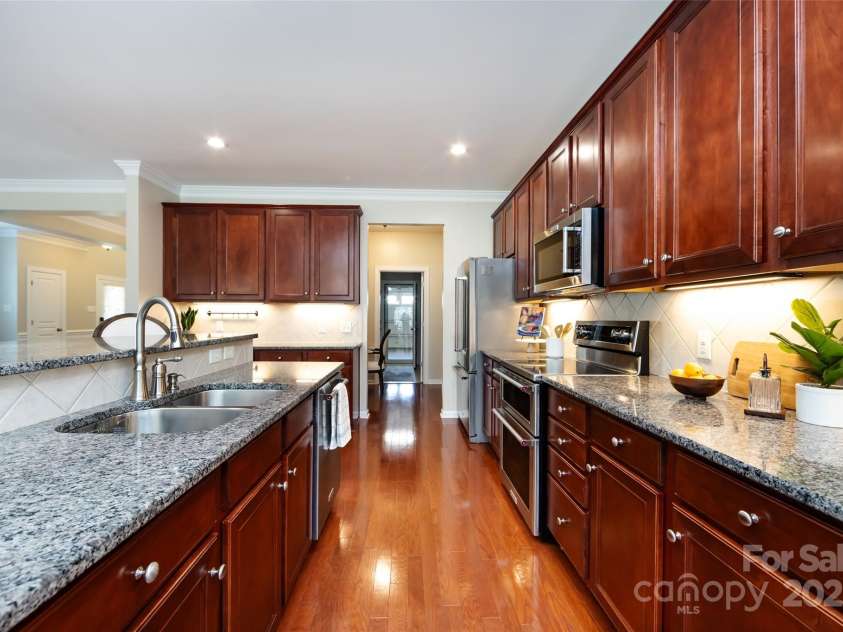 8457 Loxton Circle, Charlotte, NC 28214.  MLS# CAR4234891, YatesRealty ID 2680. 