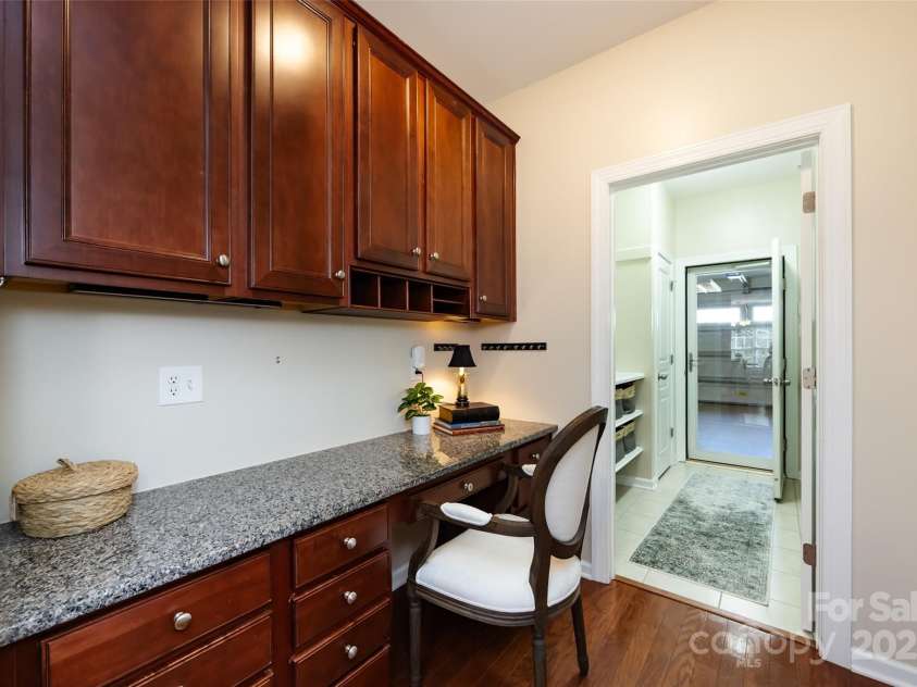 8457 Loxton Circle, Charlotte, NC 28214.  MLS# CAR4234891, YatesRealty ID 2680. 