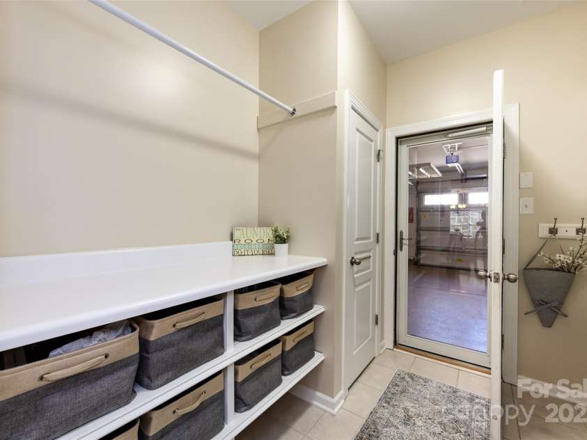 8457 Loxton Circle, Charlotte, NC 28214.  MLS# CAR4234891, YatesRealty ID 2680. 