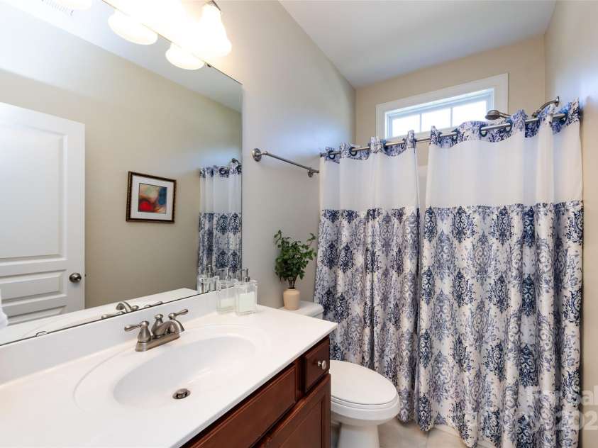 8457 Loxton Circle, Charlotte, NC 28214.  MLS# CAR4234891, YatesRealty ID 2680. 
