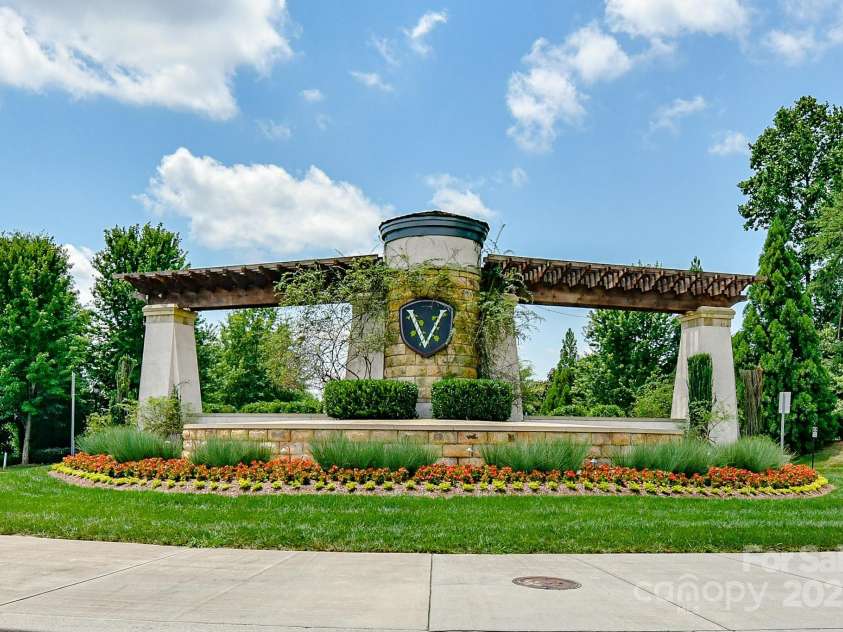 8457 Loxton Circle, Charlotte, NC 28214.  MLS# CAR4234891, YatesRealty ID 2680. 