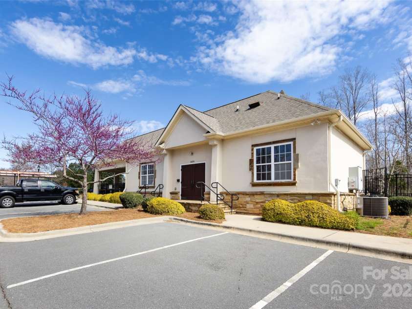 8457 Loxton Circle, Charlotte, NC 28214.  MLS# CAR4234891, YatesRealty ID 2680. 