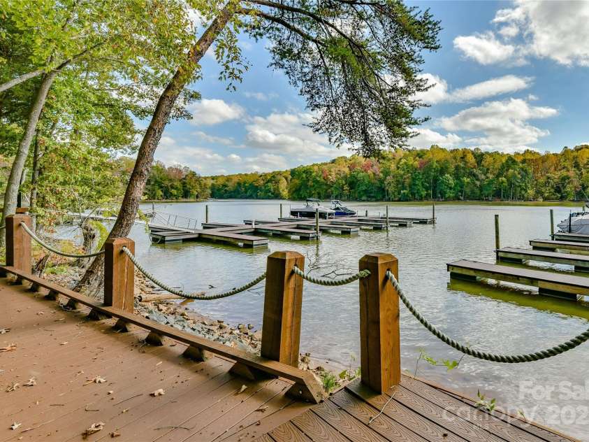 8457 Loxton Circle, Charlotte, NC 28214.  MLS# CAR4234891, YatesRealty ID 2680. 