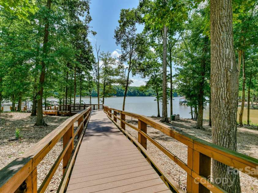 8457 Loxton Circle, Charlotte, NC 28214.  MLS# CAR4234891, YatesRealty ID 2680. 