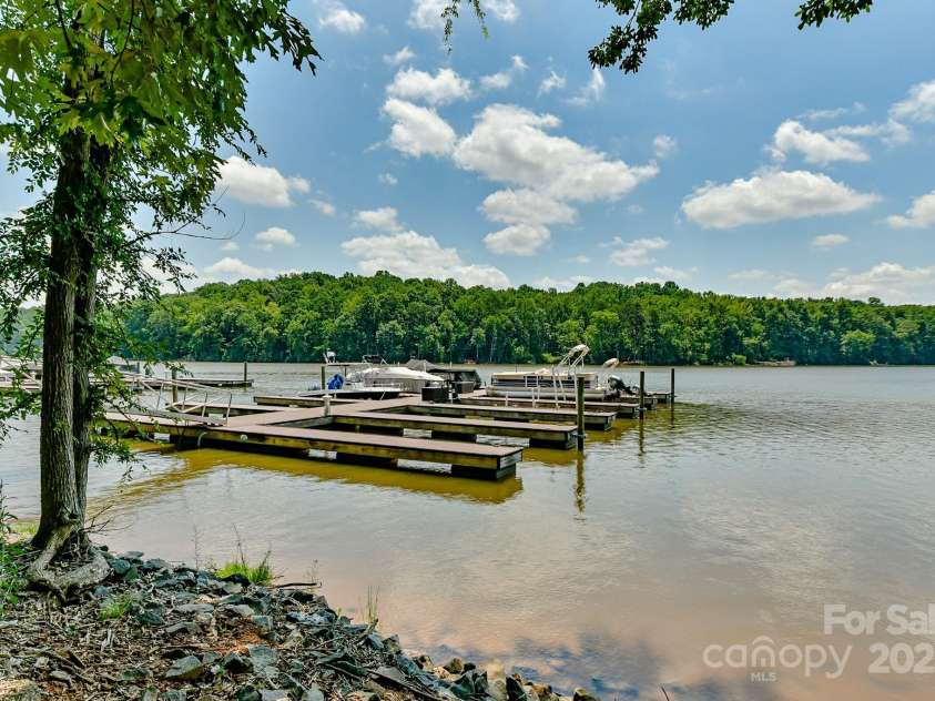 8457 Loxton Circle, Charlotte, NC 28214.  MLS# CAR4234891, YatesRealty ID 2680. 