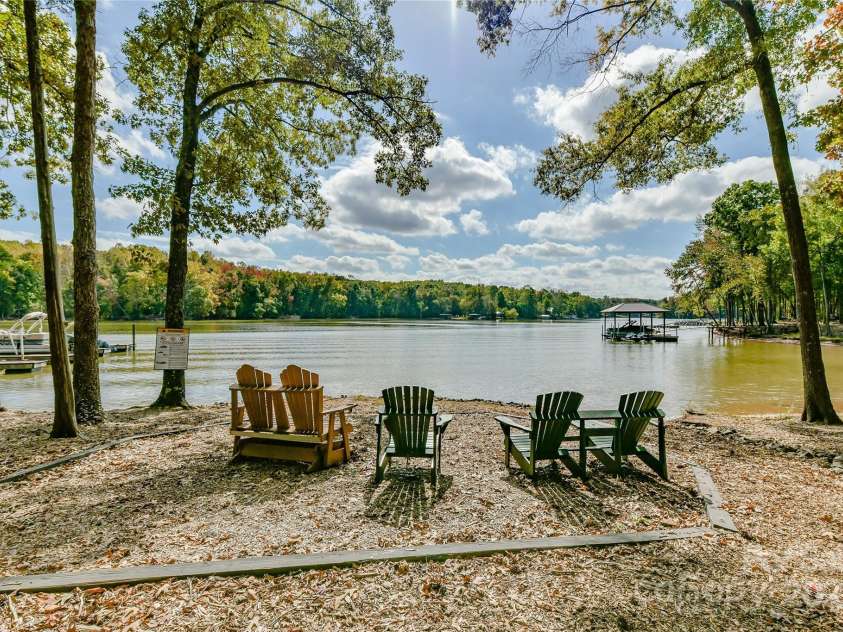 8457 Loxton Circle, Charlotte, NC 28214.  MLS# CAR4234891, YatesRealty ID 2680. 