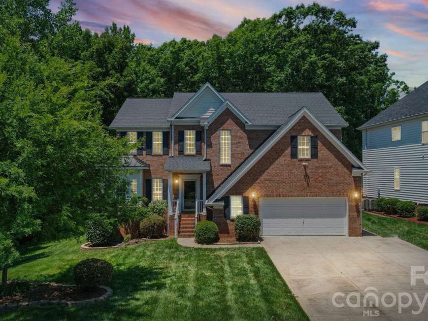 10731 Persimmon Creek Drive, Mint Hill, NC 28227.  MLS# CAR4383327, YatesRealty ID 26800. 