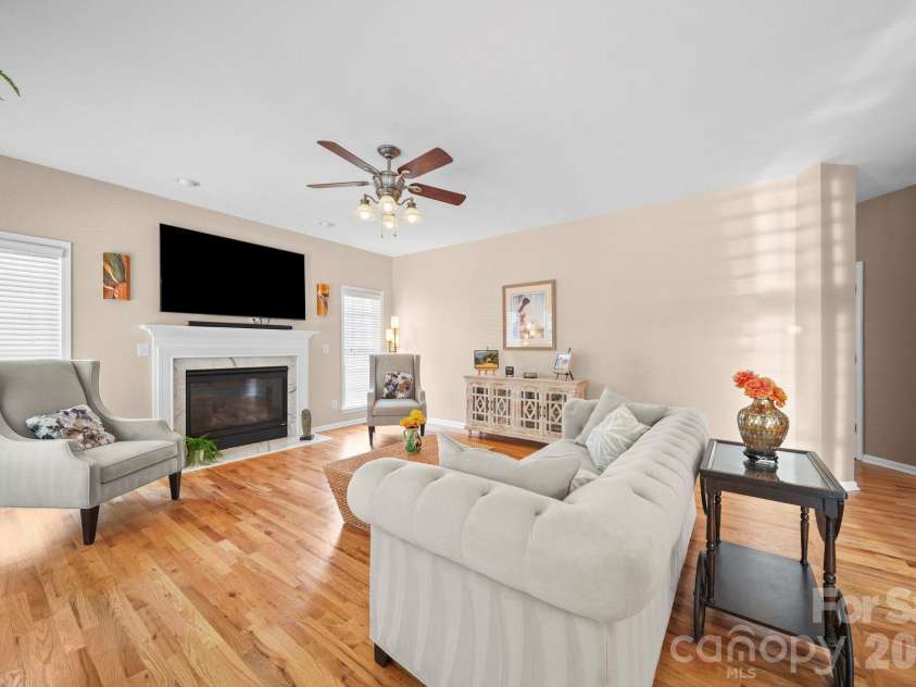 10731 Persimmon Creek Drive, Mint Hill, NC 28227.  MLS# CAR4383327, YatesRealty ID 26800. 