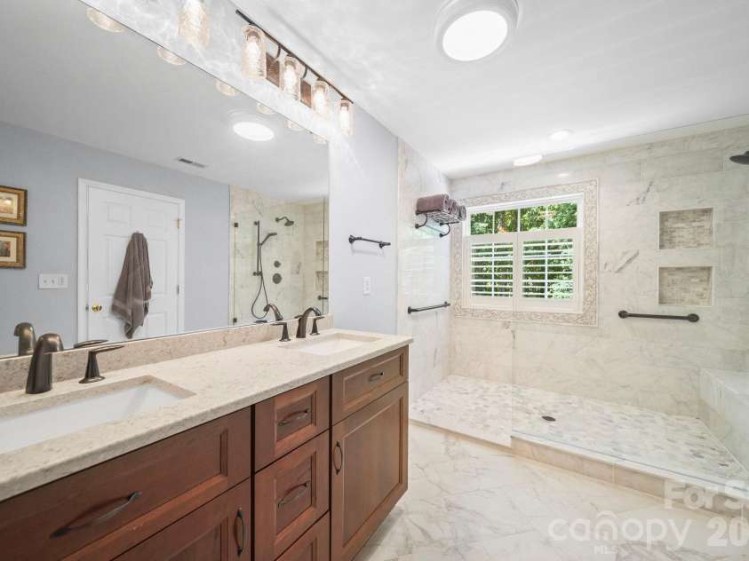 10731 Persimmon Creek Drive, Mint Hill, NC 28227.  MLS# CAR4383327, YatesRealty ID 26800. 