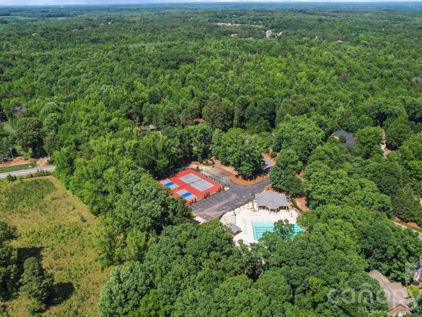 10731 Persimmon Creek Drive, Mint Hill, NC 28227.  MLS# CAR4383327, YatesRealty ID 26800. 