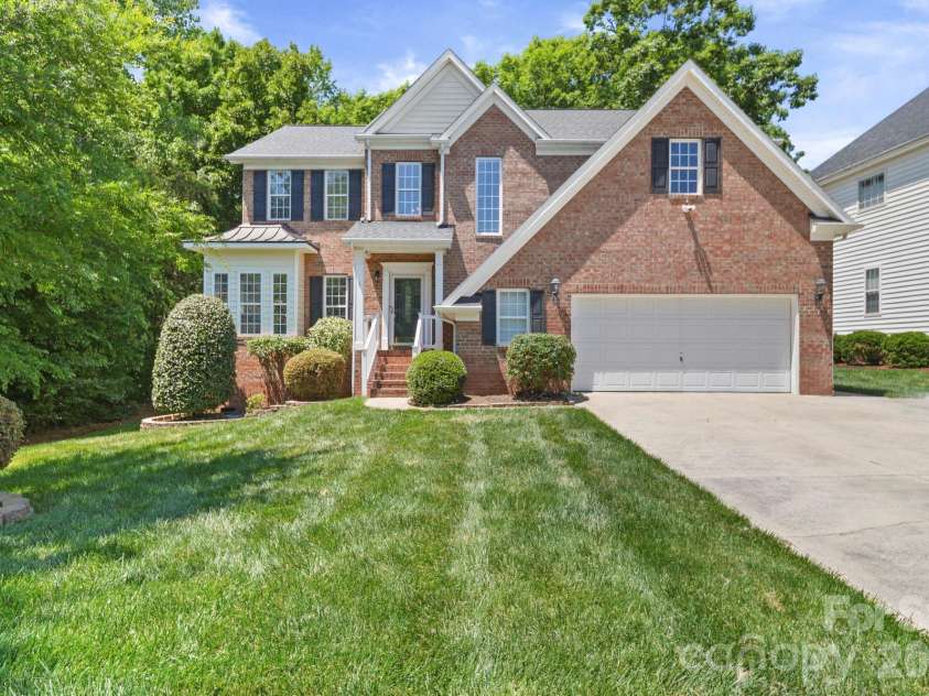 10731 Persimmon Creek Drive, Mint Hill, NC 28227.  MLS# CAR4383327, YatesRealty ID 26800. 