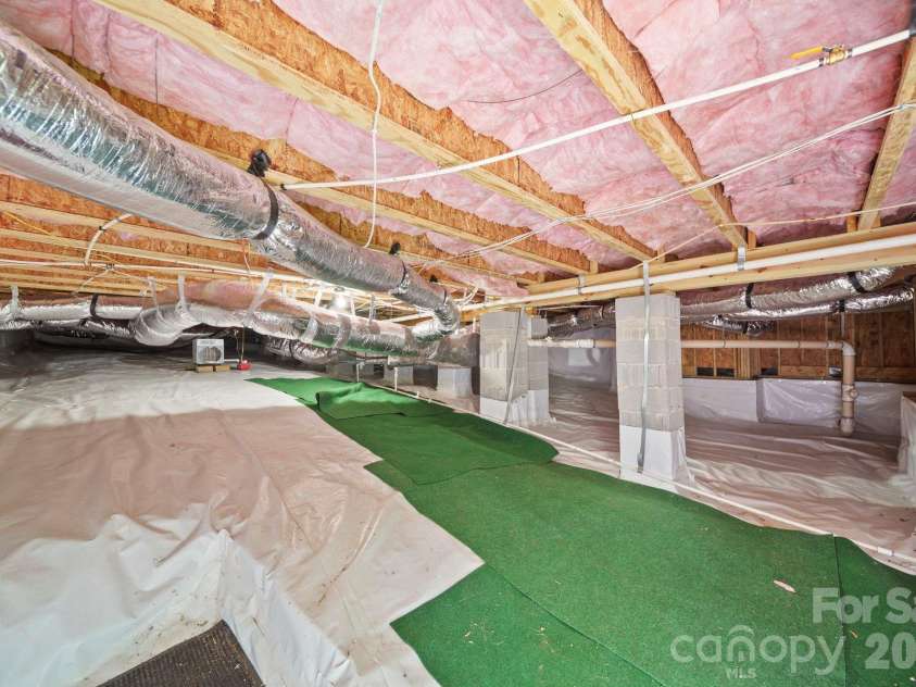 10731 Persimmon Creek Drive, Mint Hill, NC 28227.  MLS# CAR4383327, YatesRealty ID 26800. Fully encapsulated Crawlspace