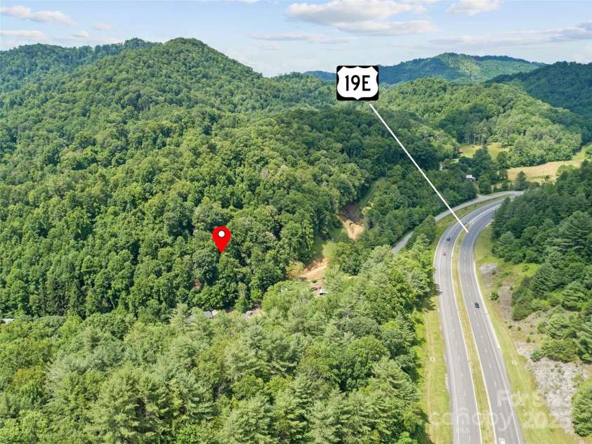 351 Swiss Loop, Burnsville, NC 28714.  MLS# CAR4277897, YatesRealty ID 26800. 