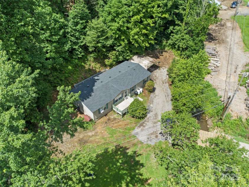 351 Swiss Loop, Burnsville, NC 28714.  MLS# CAR4277897, YatesRealty ID 26800. 
