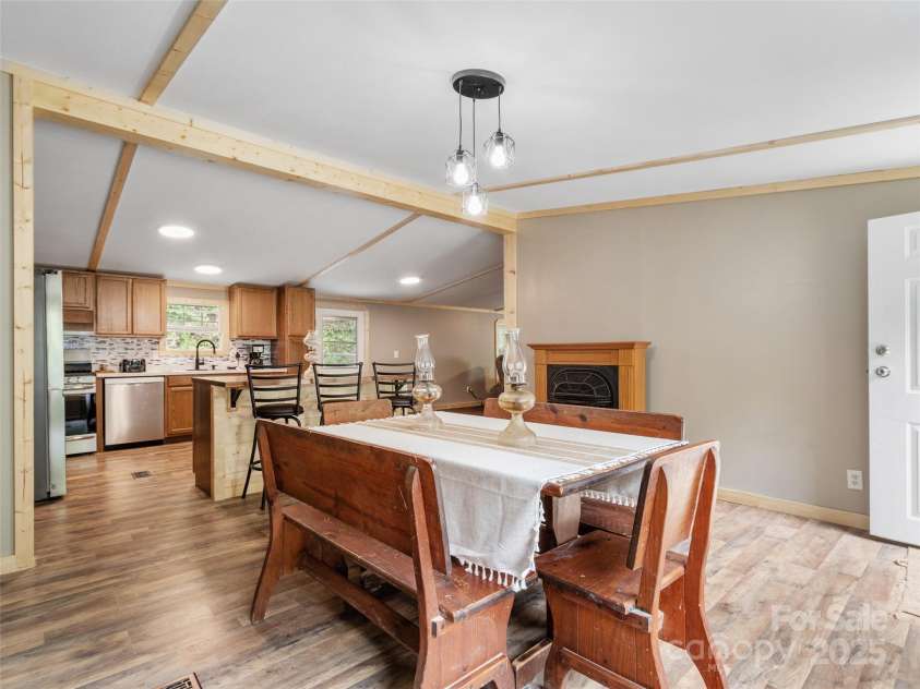 351 Swiss Loop, Burnsville, NC 28714.  MLS# CAR4277897, YatesRealty ID 26800. 