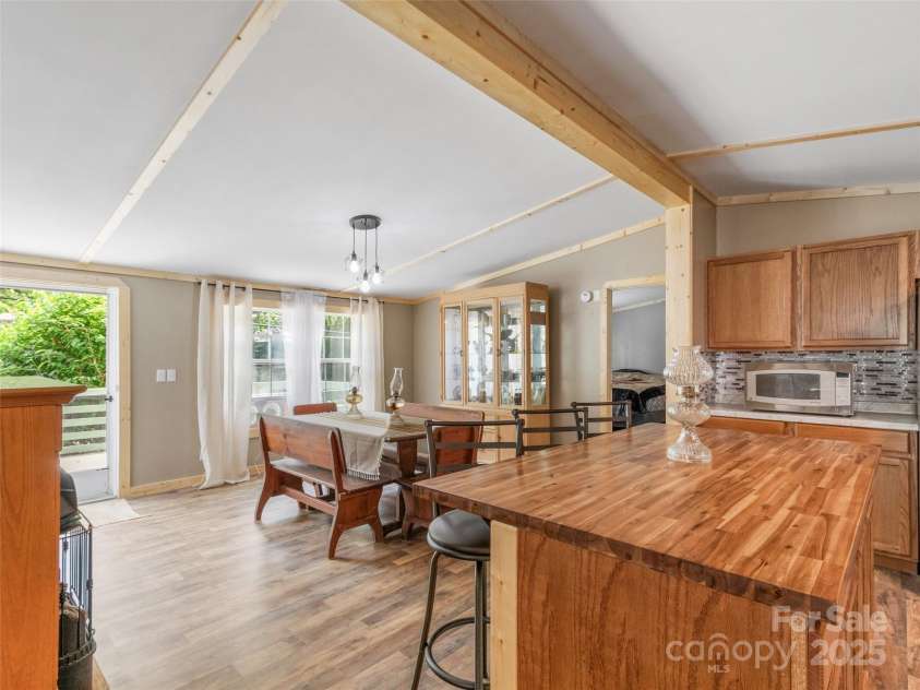 351 Swiss Loop, Burnsville, NC 28714.  MLS# CAR4277897, YatesRealty ID 26800. 