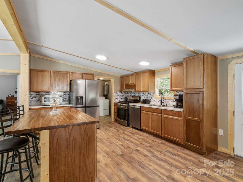 351 Swiss Loop, Burnsville, NC 28714.  MLS# CAR4277897, YatesRealty ID 26800. 