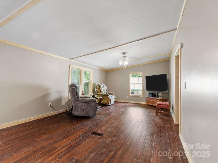 351 Swiss Loop, Burnsville, NC 28714.  MLS# CAR4277897, YatesRealty ID 26800. 