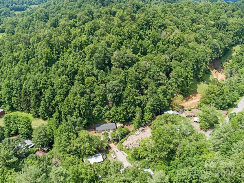 351 Swiss Loop, Burnsville, NC 28714.  MLS# CAR4277897, YatesRealty ID 26800. 