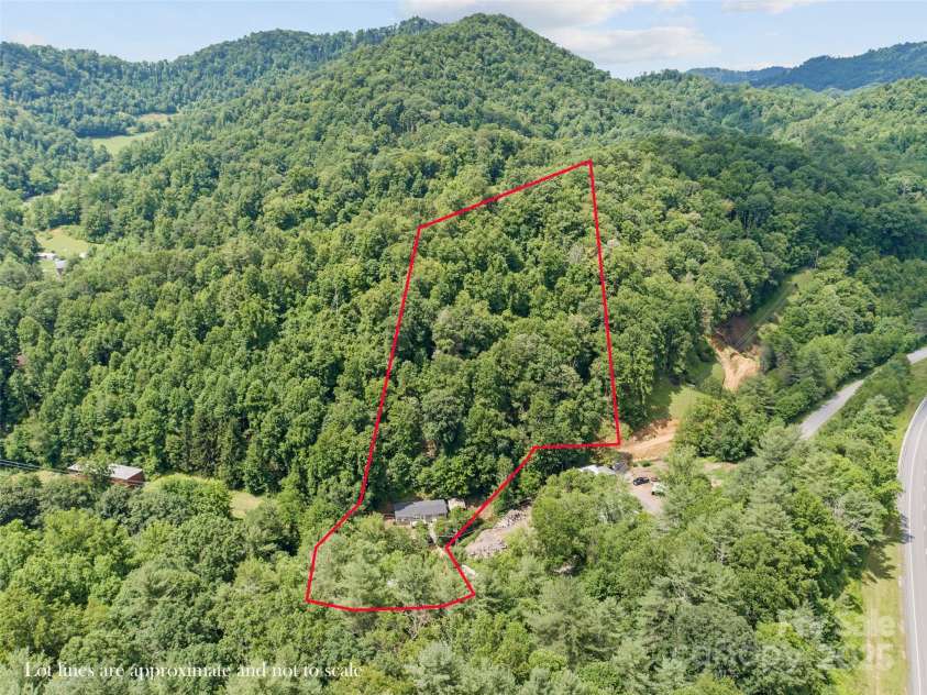 351 Swiss Loop, Burnsville, NC 28714.  MLS# CAR4277897, YatesRealty ID 26800. 