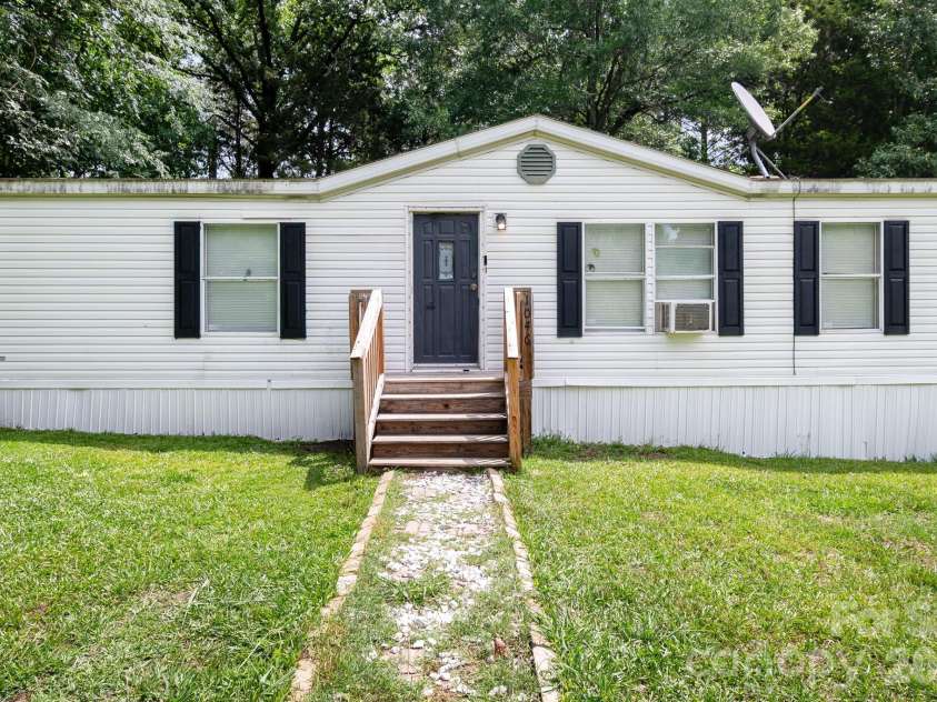 1046 McKinney Lane, Lancaster, SC 29720.  MLS# CAR4384549, YatesRealty ID 26801. 