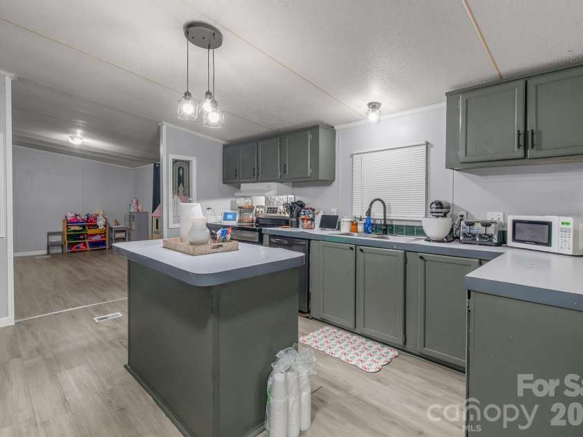 1046 McKinney Lane, Lancaster, SC 29720.  MLS# CAR4384549, YatesRealty ID 26801. 