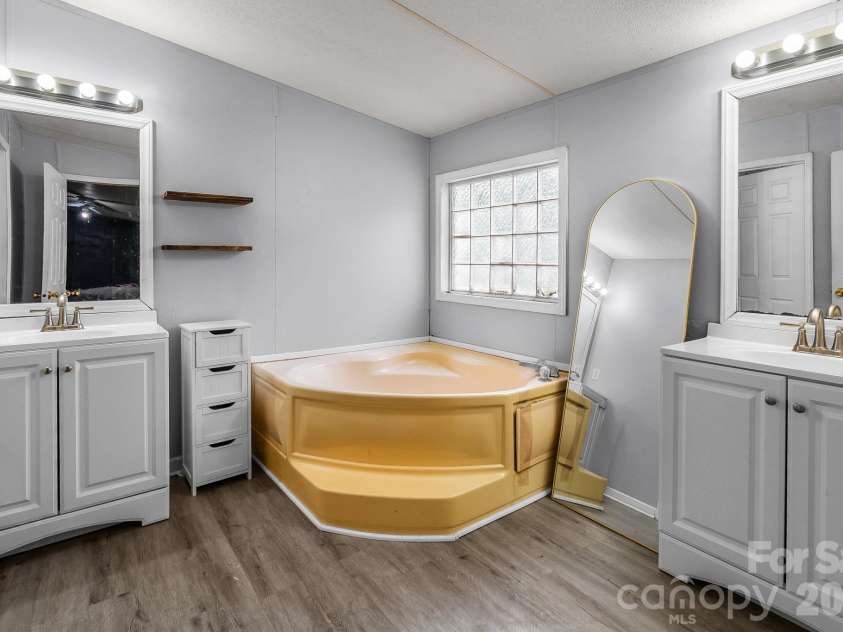 1046 McKinney Lane, Lancaster, SC 29720.  MLS# CAR4384549, YatesRealty ID 26801. 