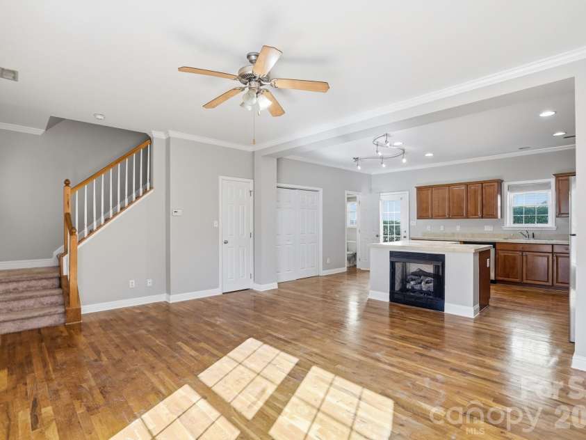 4322 Laurel Hill Lane, Charlotte, NC 28217.  MLS# CAR4384295, YatesRealty ID 26802. 