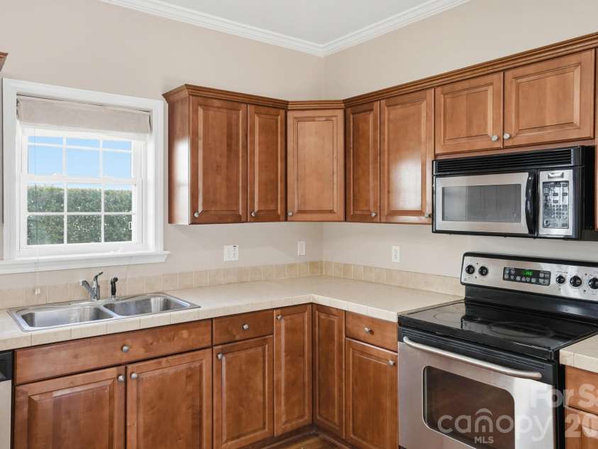 4322 Laurel Hill Lane, Charlotte, NC 28217.  MLS# CAR4384295, YatesRealty ID 26802. 