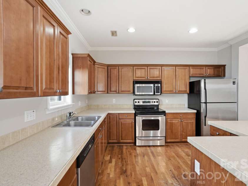 4322 Laurel Hill Lane, Charlotte, NC 28217.  MLS# CAR4384295, YatesRealty ID 26802. 