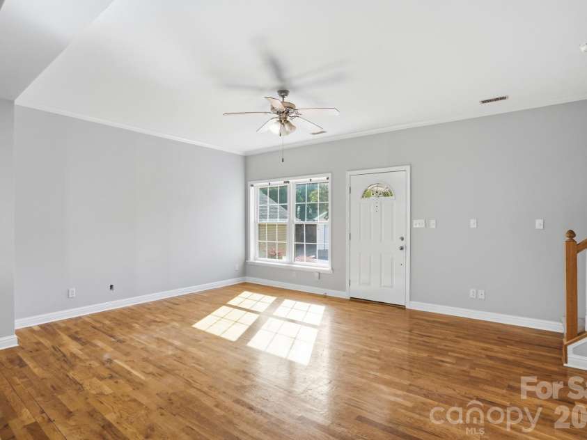 4322 Laurel Hill Lane, Charlotte, NC 28217.  MLS# CAR4384295, YatesRealty ID 26802. 