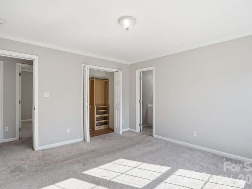 4322 Laurel Hill Lane, Charlotte, NC 28217.  MLS# CAR4384295, YatesRealty ID 26802. 