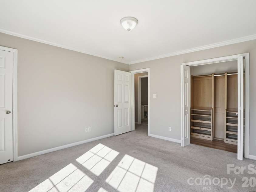 4322 Laurel Hill Lane, Charlotte, NC 28217.  MLS# CAR4384295, YatesRealty ID 26802. 
