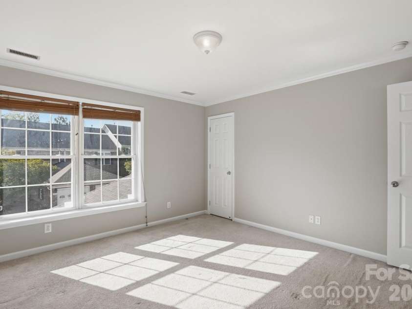 4322 Laurel Hill Lane, Charlotte, NC 28217.  MLS# CAR4384295, YatesRealty ID 26802. 