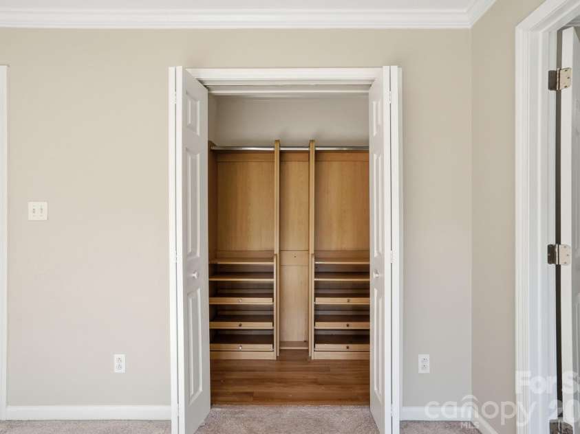 4322 Laurel Hill Lane, Charlotte, NC 28217.  MLS# CAR4384295, YatesRealty ID 26802. 