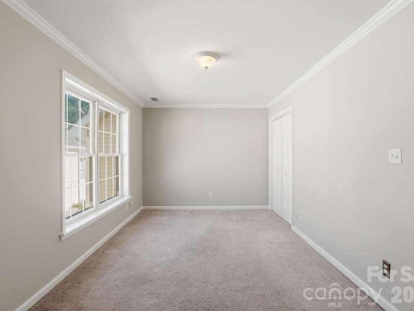 4322 Laurel Hill Lane, Charlotte, NC 28217.  MLS# CAR4384295, YatesRealty ID 26802. 
