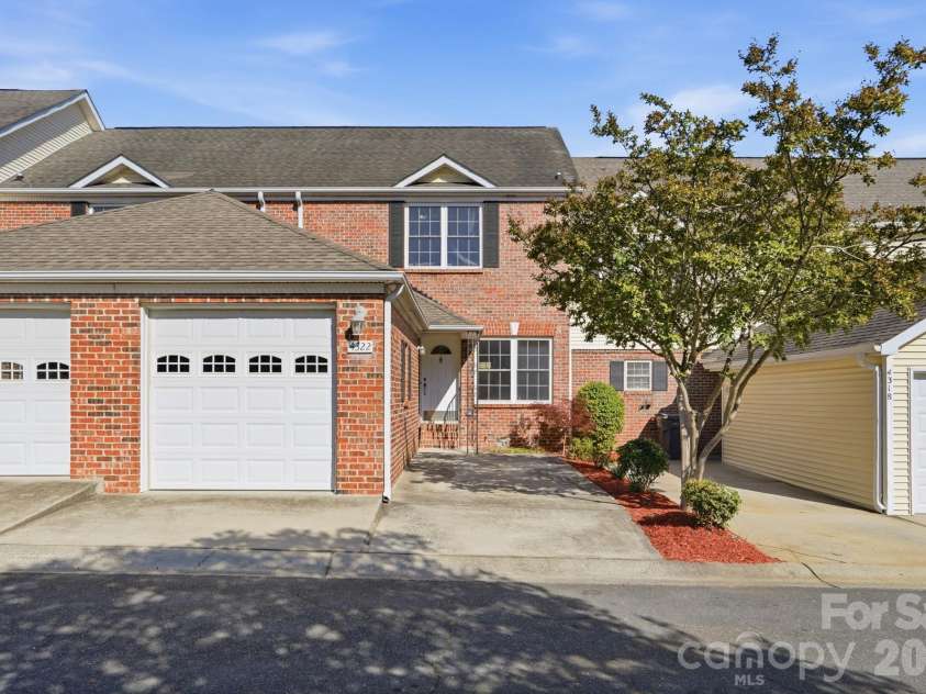 4322 Laurel Hill Lane, Charlotte, NC 28217.  MLS# CAR4384295, YatesRealty ID 26802. 
