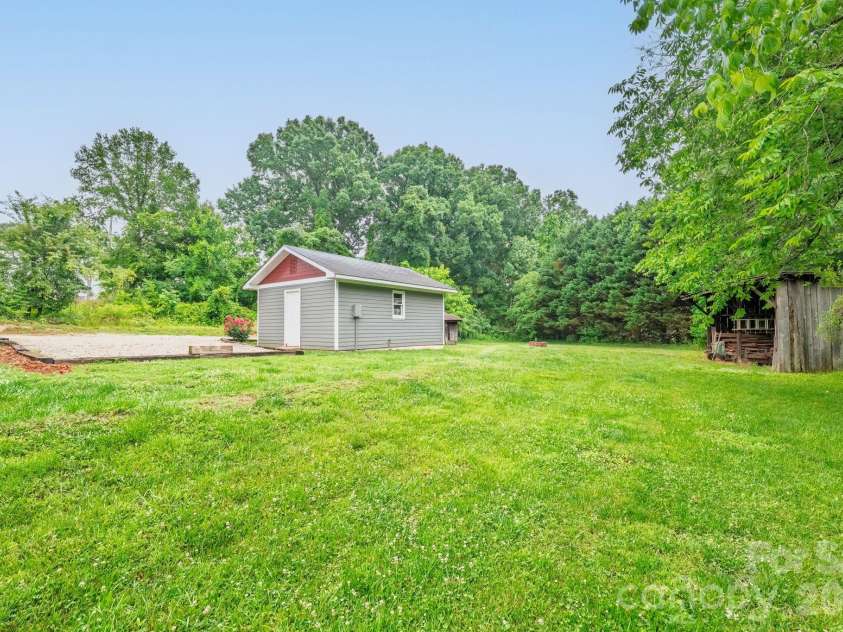 213 Nixon Road, Belmont, NC 28012.  MLS# CAR4384522, YatesRealty ID 26803. 