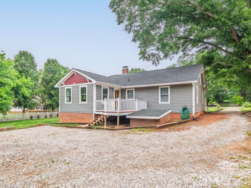 213 Nixon Road, Belmont, NC 28012.  MLS# CAR4384522, YatesRealty ID 26803. 