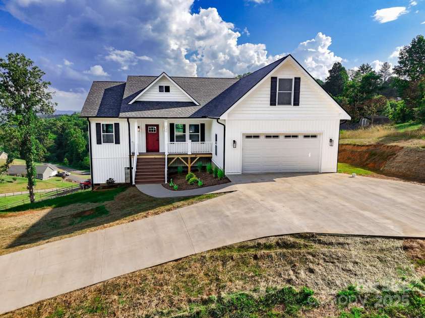 220 Pine Ridge Road, Mars Hill, NC 28754.  MLS# CAR4258648, YatesRealty ID 26803. 