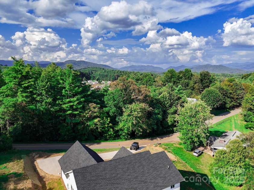 220 Pine Ridge Road, Mars Hill, NC 28754.  MLS# CAR4258648, YatesRealty ID 26803. 