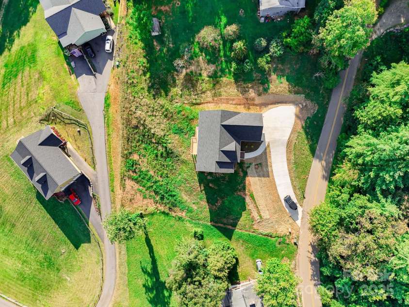 220 Pine Ridge Road, Mars Hill, NC 28754.  MLS# CAR4258648, YatesRealty ID 26803. 