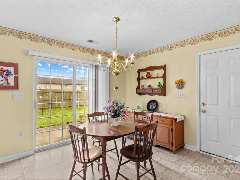 2022 Wexford Way, Statesville, NC 28625.  MLS# CAR4277312, YatesRealty ID 26804. 